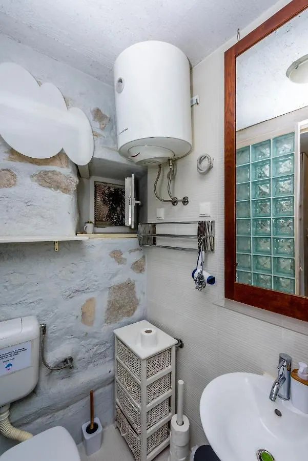 Febe Apartmani Split 0*,